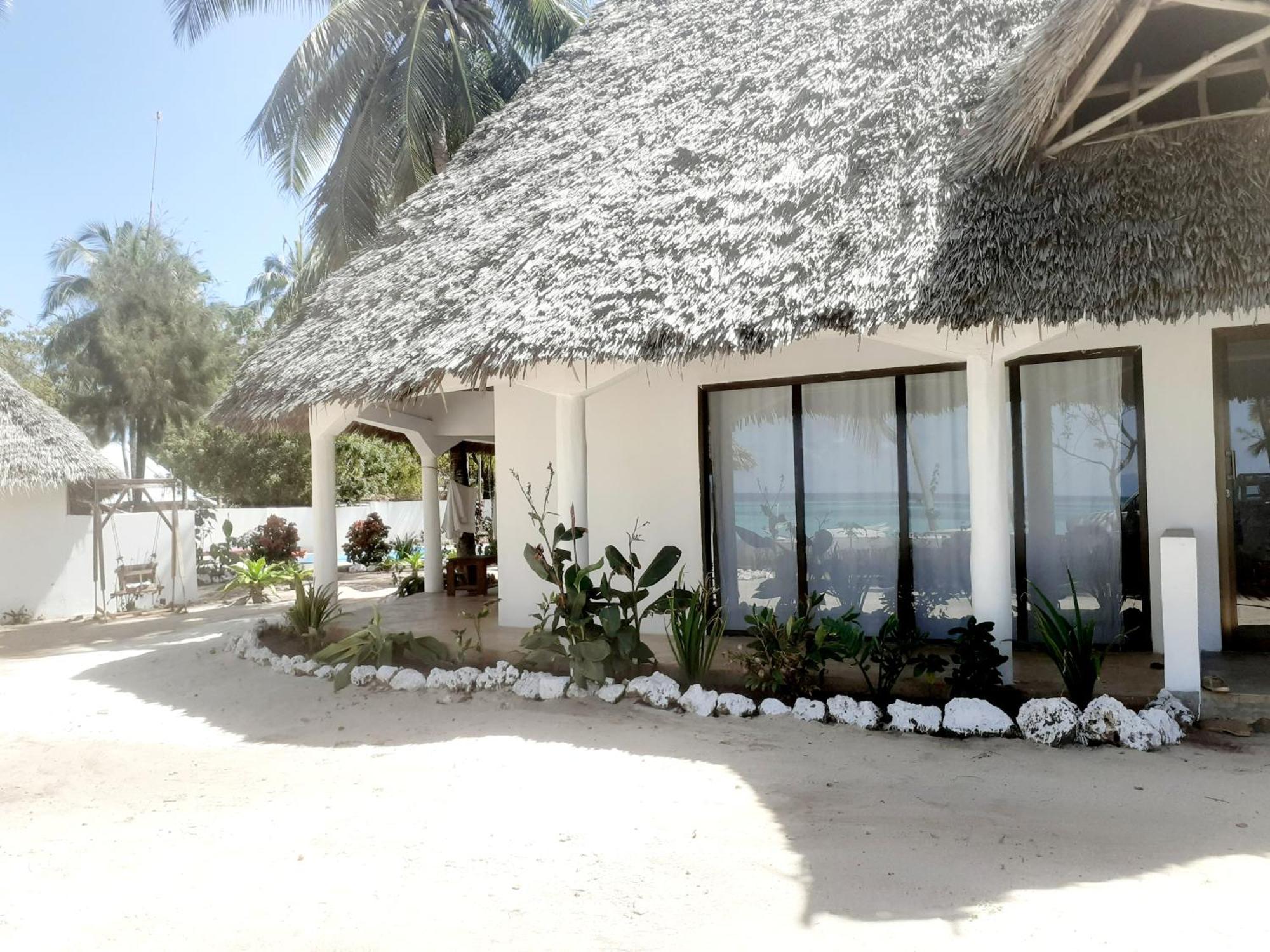 Отель Maua Beach Кизимкази Экстерьер фото